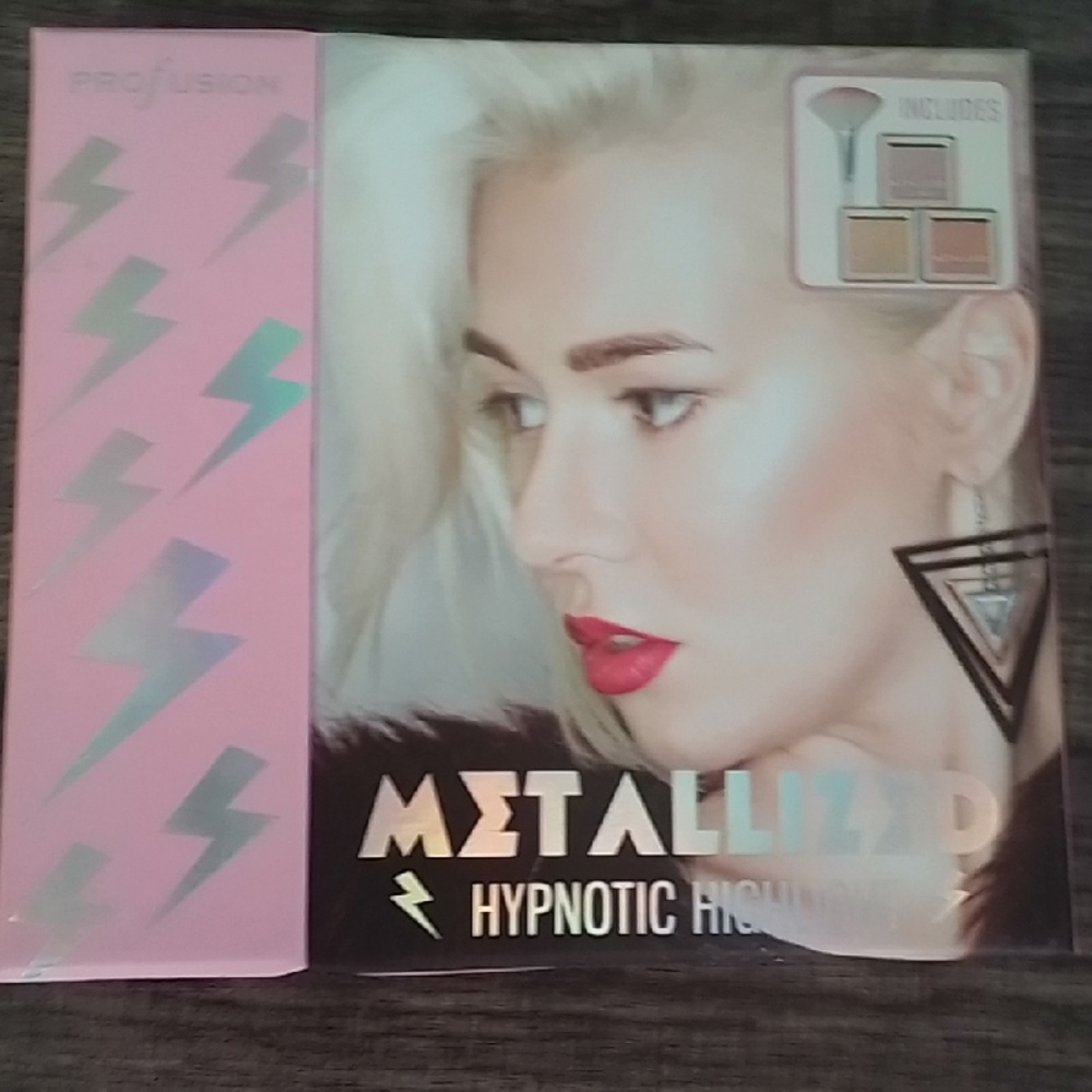Profusion Cosmetics Metalized Hypnotic Highlighter